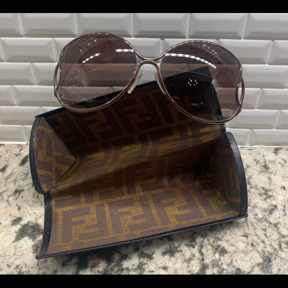Fashionable FENDI shades/ sunglasses